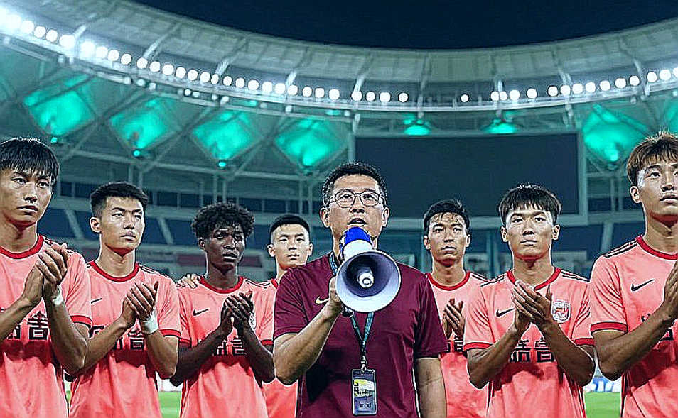 Góc nhìn trọng tài: Vì sao luật bàn tay tại Ligue 1 vẫn chưa thể nhất quán
