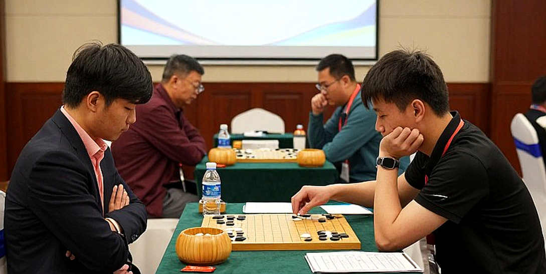 David Antón takes sole lead at Legends & Prodigies after two convincing wins