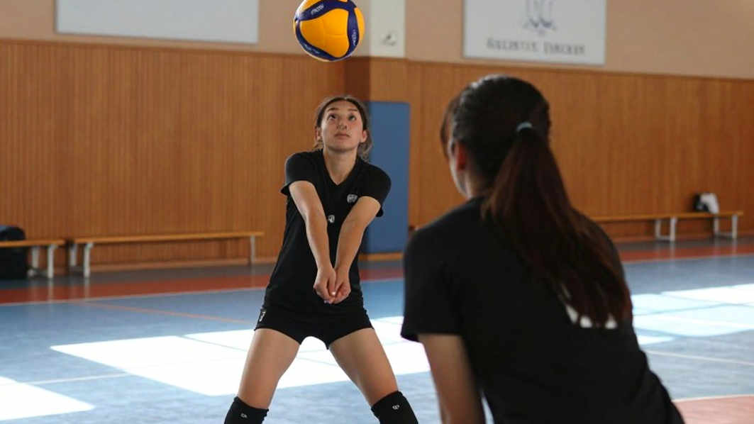 Binh chủng Thông tin vào chung kết, Long An mất Kim Thanh vì chấn thương