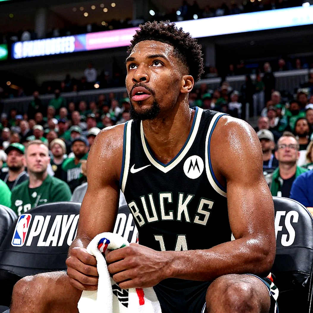 Dirk Nowitzki tái kết nối với Dallas: 'Một Maverick trọn đời' và những năm tháng rạn nứt cần được đối chứng