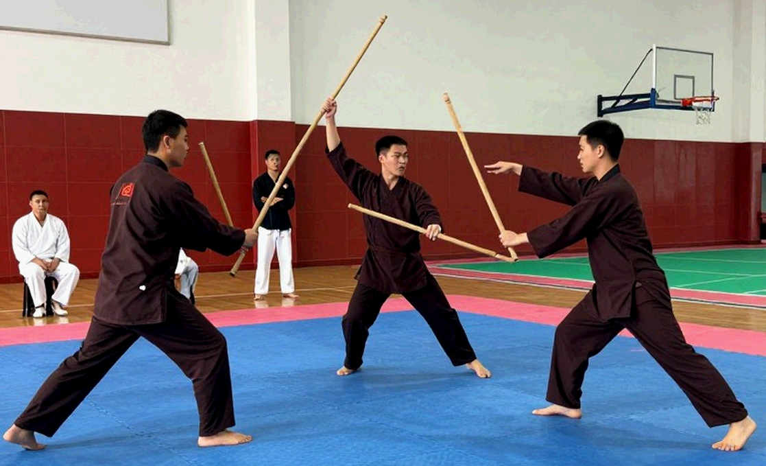 Ông trùm quyền anh, chiếc ghế trống và bản án 432.928 đô la